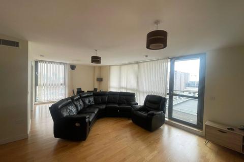 3 bedroom apartment to rent, Centenary Plaza, Birmingham B1