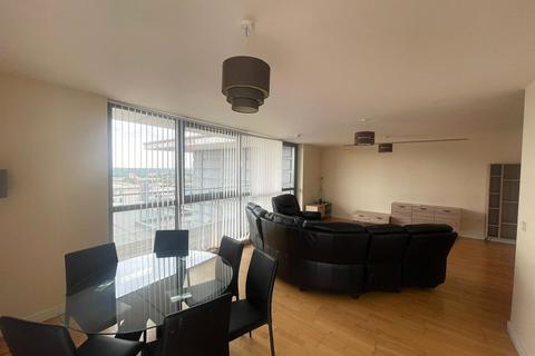 3 bedroom apartment to rent, Centenary Plaza, Birmingham B1