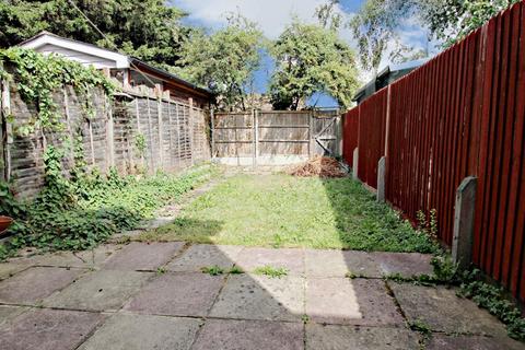 17 Kinder Close, London, SE28 8HG