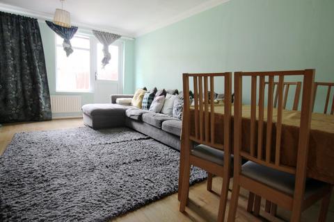 17 Kinder Close, London, SE28 8HG
