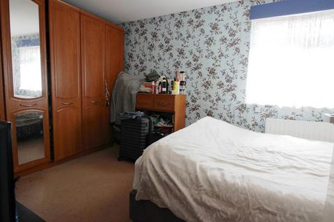 17 Kinder Close, London, SE28 8HG