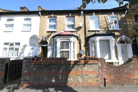 1 bedroom ground floor flat to rent, Nutfield Road, London, E15