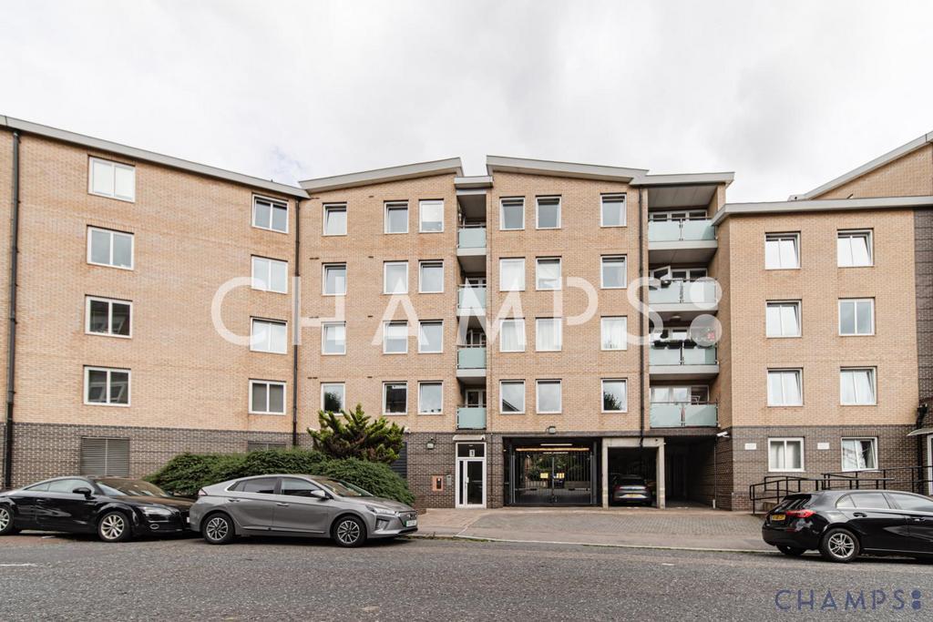 Three Bedroom Apartment to Let