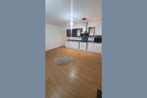 2 bedroom apartment to rent, Nova House, Buckingham Gardens , Slough