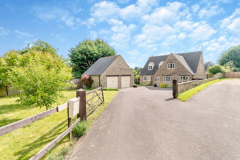 4 bedroom detached house for sale, Helmdon Brackley, Northants, NN13 5QA