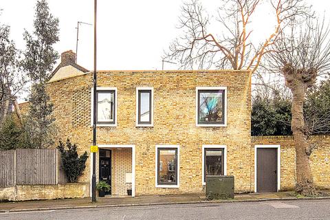 2 bedroom detached house for sale, Cassland Road, London E9