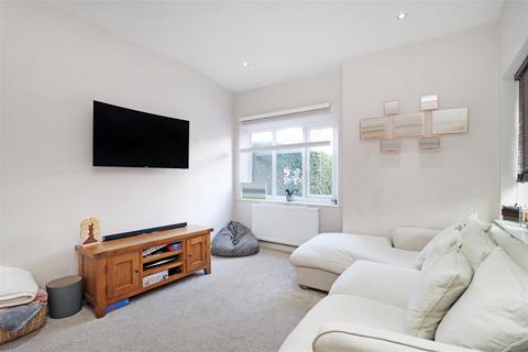 4 bedroom end of terrace house for sale, Nursery Avenue, Hale