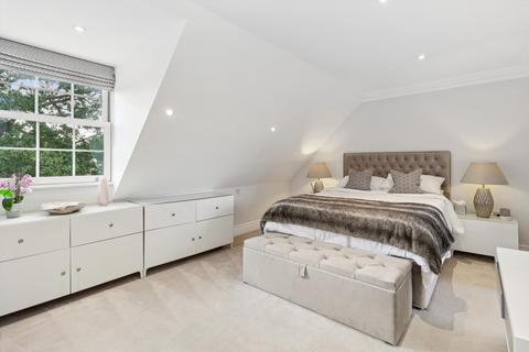 2 bedroom flat for sale, Thames Street, Weybridge, Surrey, KT13