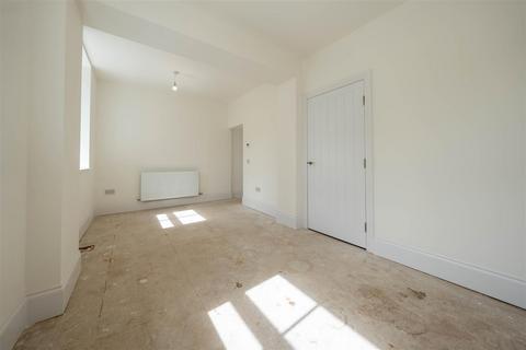 2 bedroom apartment for sale, Muirhall Road, Perth