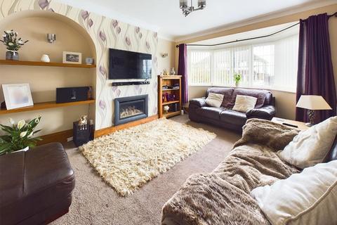 4 bedroom semi-detached house for sale, Beech Avenue, Denholme, Bradford