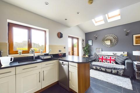 4 bedroom semi-detached house for sale, Beech Avenue, Denholme, Bradford