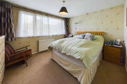 14 Aycliffe Drive, Hemel Hempstead, HP2 6DE