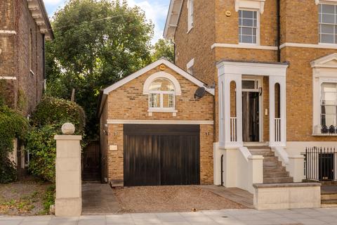 2 bedroom semi-detached house for sale, Lyndhurst Way, The Coach House, Peckham Rye, London, SE15