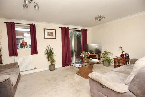 5 bedroom terraced house for sale, Trent Square, Gillingham