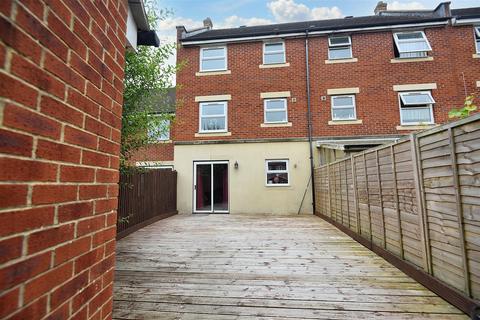 5 bedroom terraced house for sale, Trent Square, Gillingham