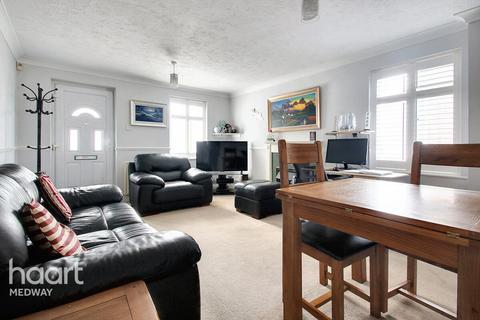 15 Carpenters Close, Rochester, ME1 2QH