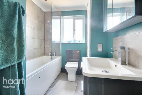 15 Carpenters Close, Rochester, ME1 2QH