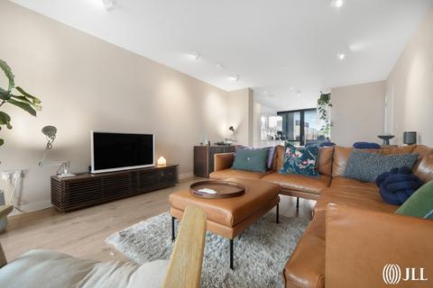 3 bedroom flat for sale, Hawthorn House, Forrester Way, London, E15