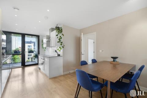 3 bedroom flat for sale, Hawthorn House, Forrester Way, London, E15