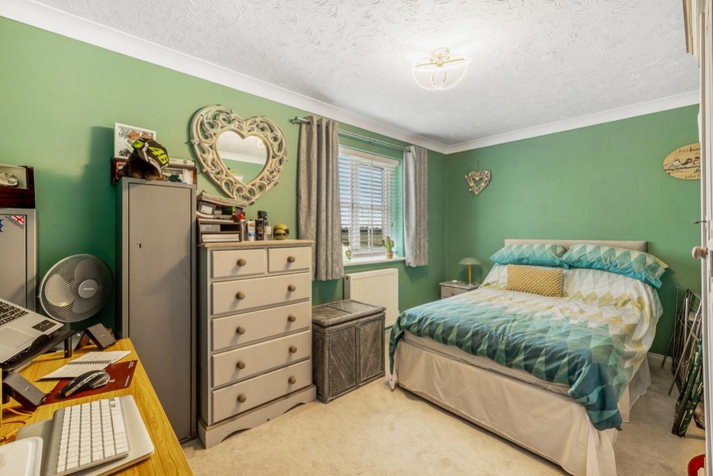5 Richard Busby Way (Lutton)-28