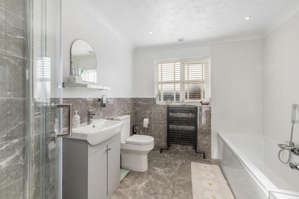 5 Richard Busby Way (Lutton)-29