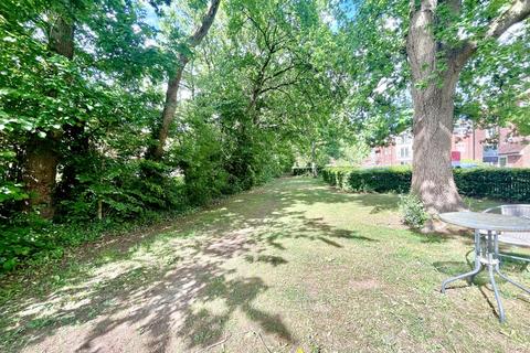 31 Elder Crescent, Lindford, Bordon, GU35 0RF