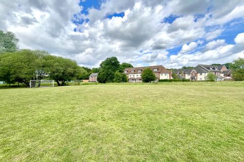 31 Elder Crescent, Lindford, Bordon, GU35 0RF