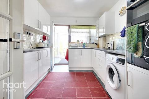 49 Lingley Drive, Wainscott, Rochester, ME2 4ND