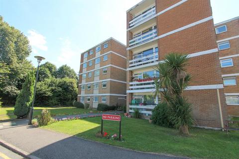 2 bedroom flat for sale, Shirley Road, Wallington SM6