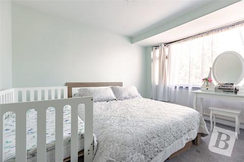 86 Barton Avenue, Romford, RM7 0ND