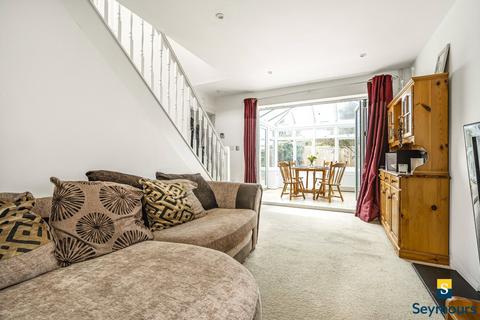 2 bedroom detached house for sale, The Oval, Surrey GU2