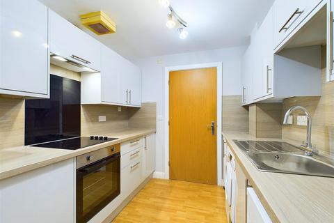 2 bedroom flat to rent, Apt 204 Royal Plaza, Westfield Terrace, Sheffield