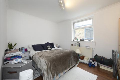 2 bedroom flat for sale, Replingham Road, Southfields, SW18