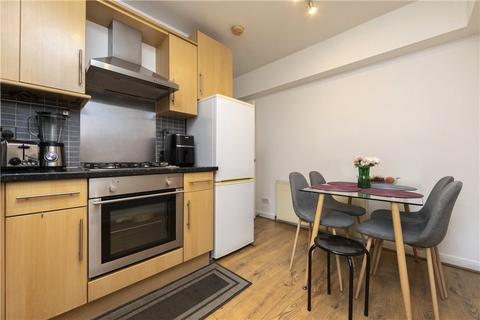 2 bedroom flat for sale, Replingham Road, Southfields, SW18