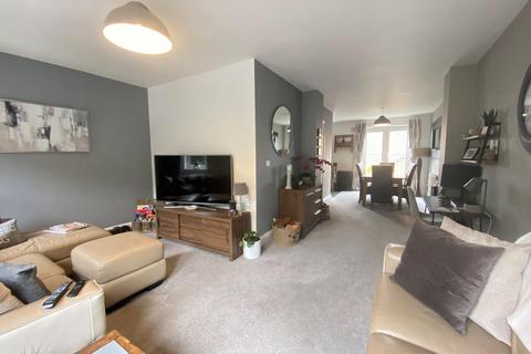 3 bedroom townhouse for sale, Highfields Park Drive, Derby DE22