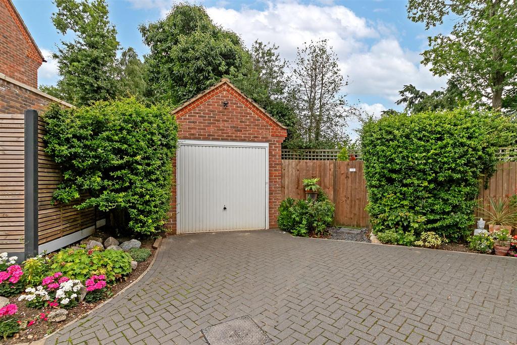 36 Laburnham Grove-20.jpg