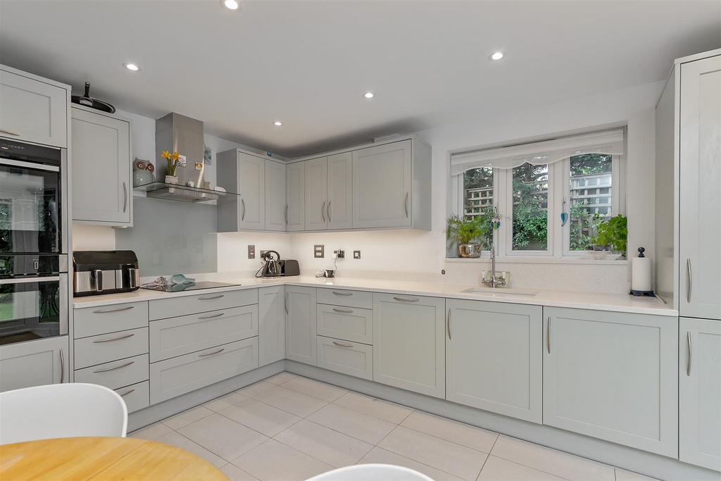 36 Laburnham Grove-28.jpg