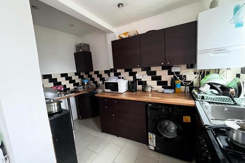 4 bedroom terraced house to rent, Minehead Road, Harrow HA2