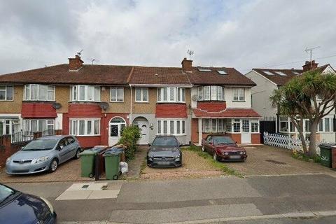 4 bedroom terraced house to rent, Minehead Road, Harrow HA2