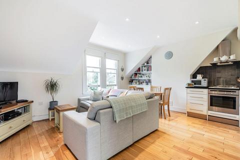 2 bedroom flat for sale, Worcester Gardens, Battersea