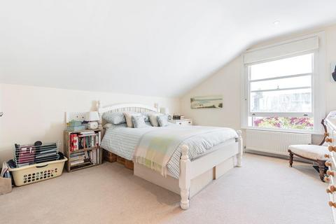 2 bedroom flat for sale, Worcester Gardens, Battersea