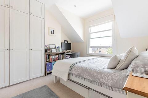 2 bedroom flat for sale, Worcester Gardens, Battersea