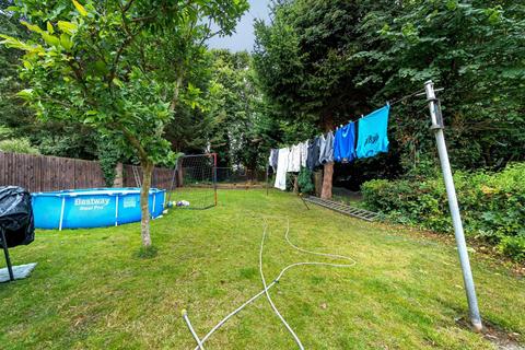 95 Manor Waye, Uxbridge, UB8 2BG