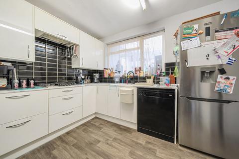 95 Manor Waye, Uxbridge, UB8 2BG