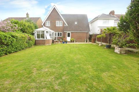 4 bedroom detached house for sale, Osborne Road, Pilgrims Hatch, Brentwood, Essex, CM15