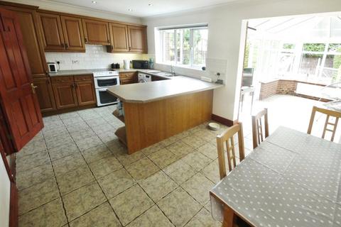 4 bedroom detached house for sale, Osborne Road, Pilgrims Hatch, Brentwood, Essex, CM15