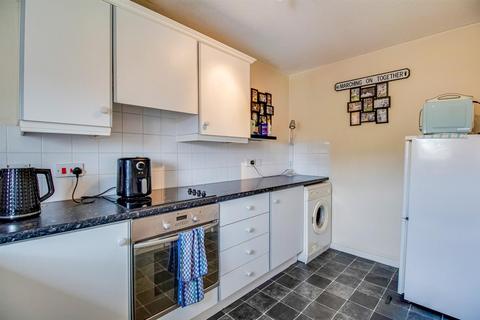 2 bedroom flat for sale, Howden Way, Eastmoor WF1