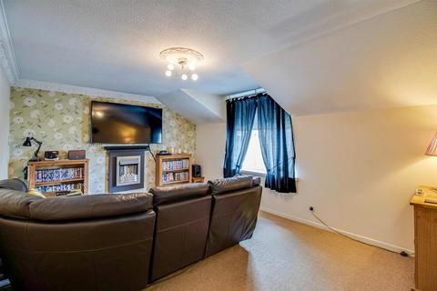 2 bedroom flat for sale, Howden Way, Eastmoor WF1