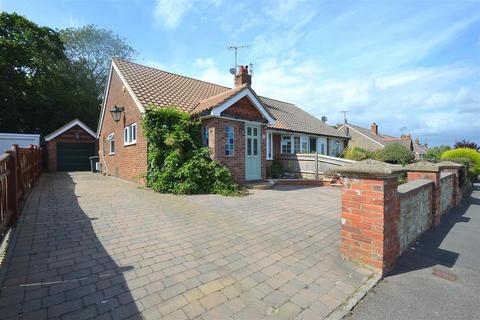 2 bedroom bungalow for sale, Sandbanks Way, Hailsham