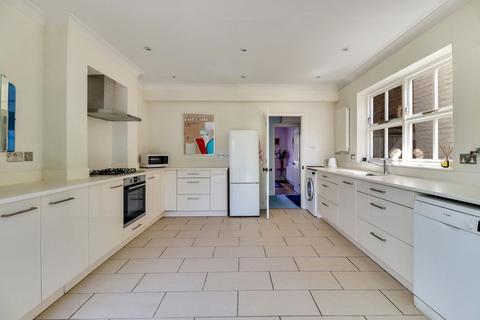 42 Summer Road, East Molesey, KT8 9LS